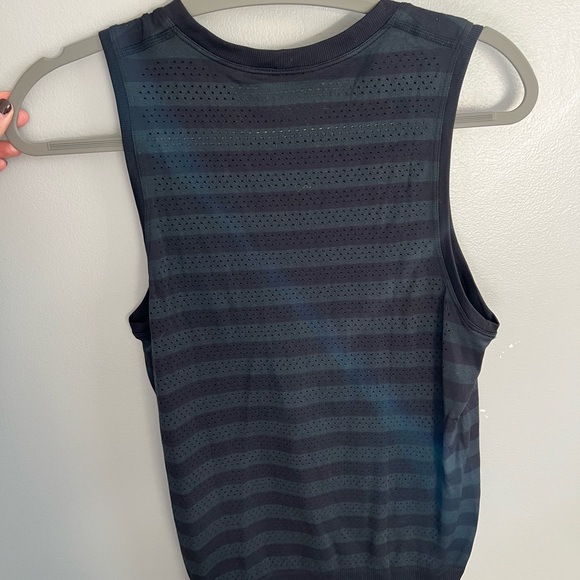 Lululemon tank - Picture 3 of 3